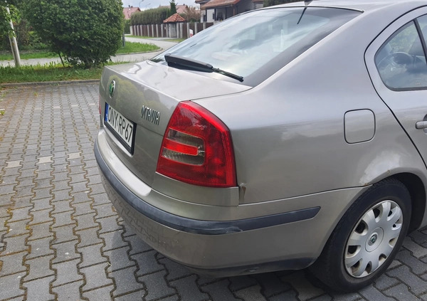 Skoda Octavia cena 14000 przebieg: 362000, rok produkcji 2011 z Nysa małe 79